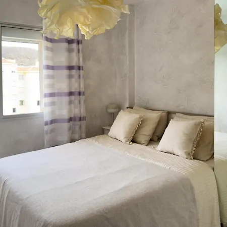 Appartement Amazing 3-bedroom Apartment. Pool And Sea View!