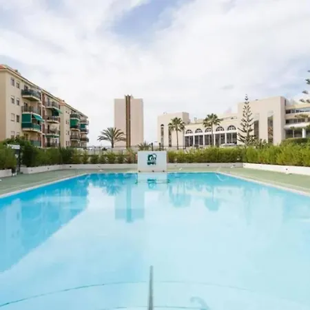 Appartement Amazing 3-bedroom Apartment. Pool And Sea View!