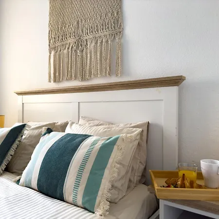 Amazing 3-bedroom Apartment. Pool And Sea View! Los Cristianos (Tenerife)