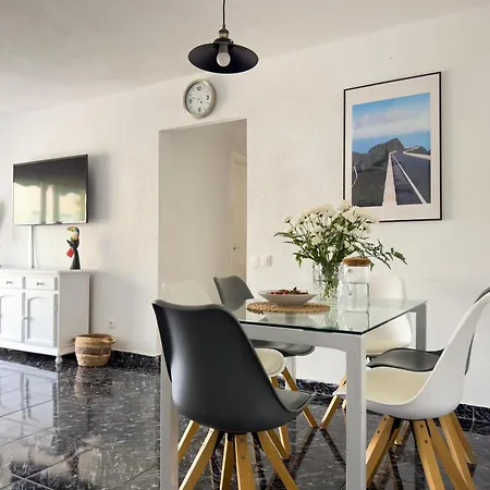 Amazing 3-bedroom Apartment. Pool&sea View! Los Cristianos (Tenerife)