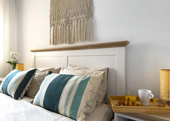 Amazing 3-bedroom Apartment. Pool And Sea View! 洛斯克里斯蒂亚诺斯