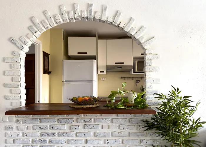 公寓 Amazing 3-bedroom Apartment. Pool And Sea View!