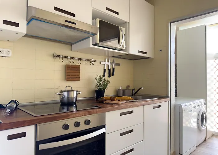 公寓 Amazing 3-bedroom Apartment. Pool And Sea View!