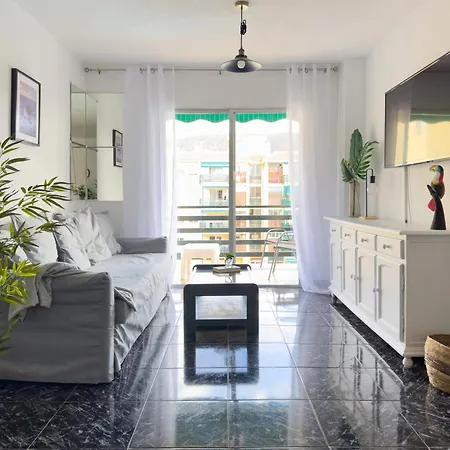 Amazing 3-bedroom Apartment. Pool And Sea View! Appartement Los Cristianos (Tenerife)